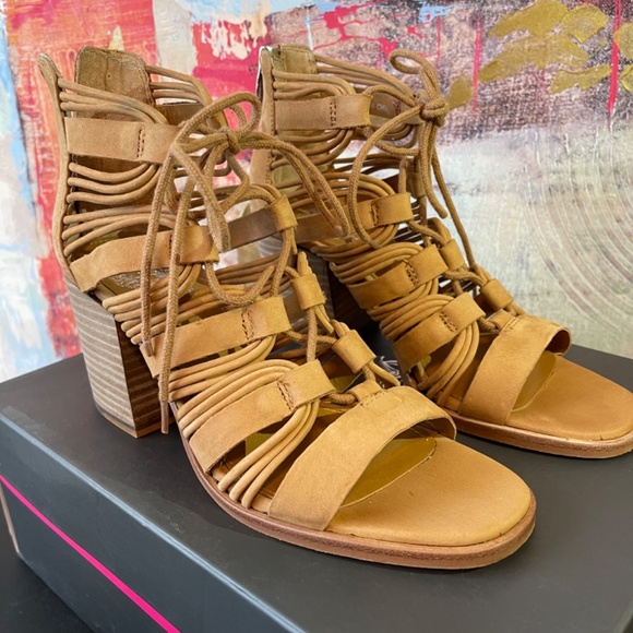 Vince Camuto Kaiann Sandal - Picture 2 of 8